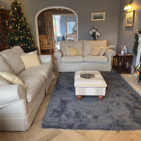 Vast, Elegant Home With Indoor Pool & Sauna Near Popular Golf Course Кінгтон Екстер'єр фото