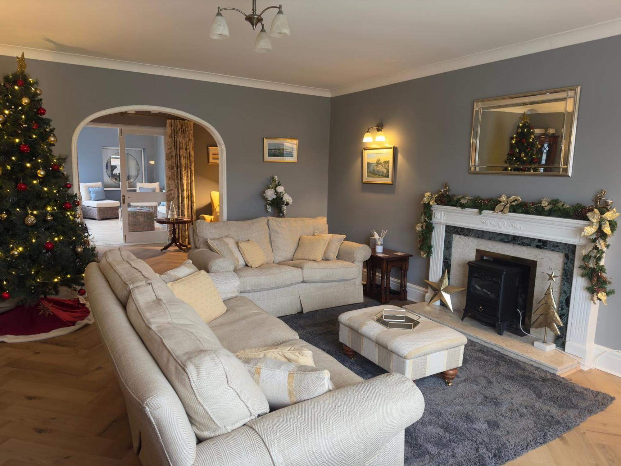 Vast, Elegant Home With Indoor Pool & Sauna Near Popular Golf Course Кінгтон Екстер'єр фото